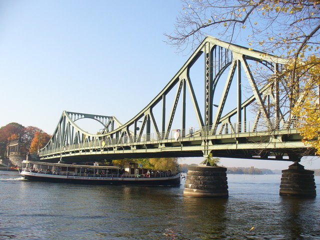 Glienicker Brücke — Brücke der Spione